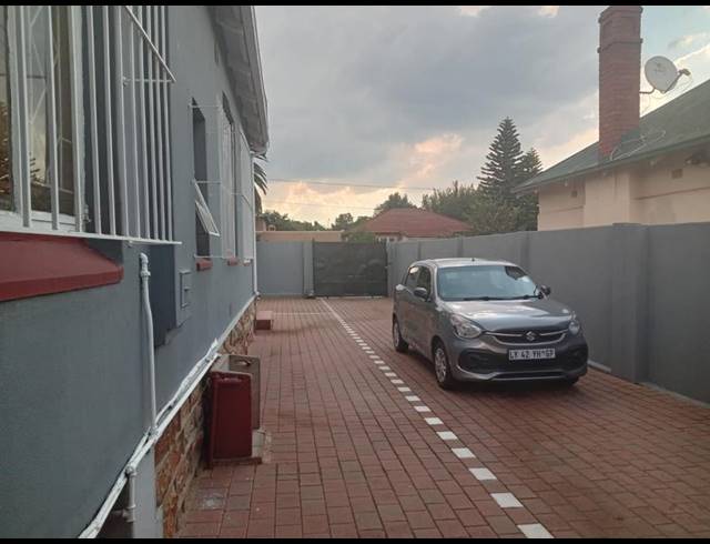 4 BEDROOM HOUSE FOR SALE IN KENSINGTON